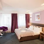 Nikolai Hotel 3*