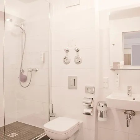 Nikolai Hotel 3*