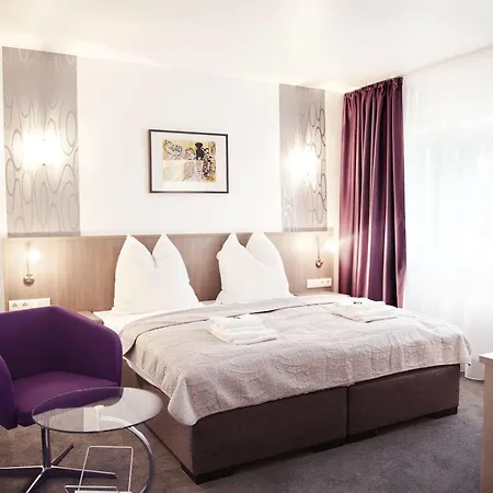 Nikolai Otel 3*