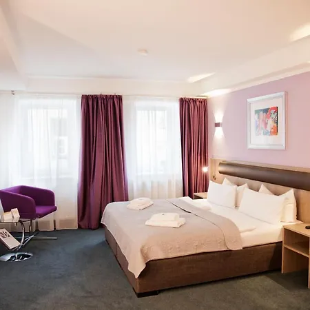 Nikolai Otel 3*